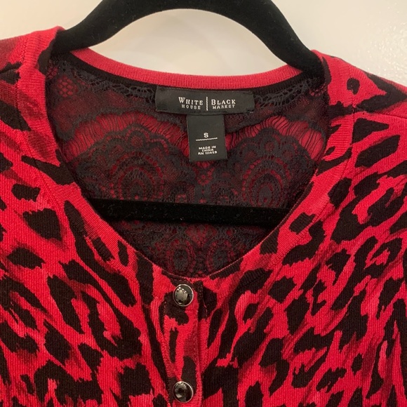 WHBM vintage Red leopard cardigan Sz Sm with3/4 Sleeves & Shiny black snaps❤️🖤 - Picture 2 of 16